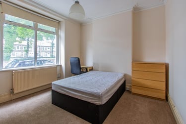 4 bed house, Adamsdown Square, Adamstown, Cardiff, CF240EZ - Image 6